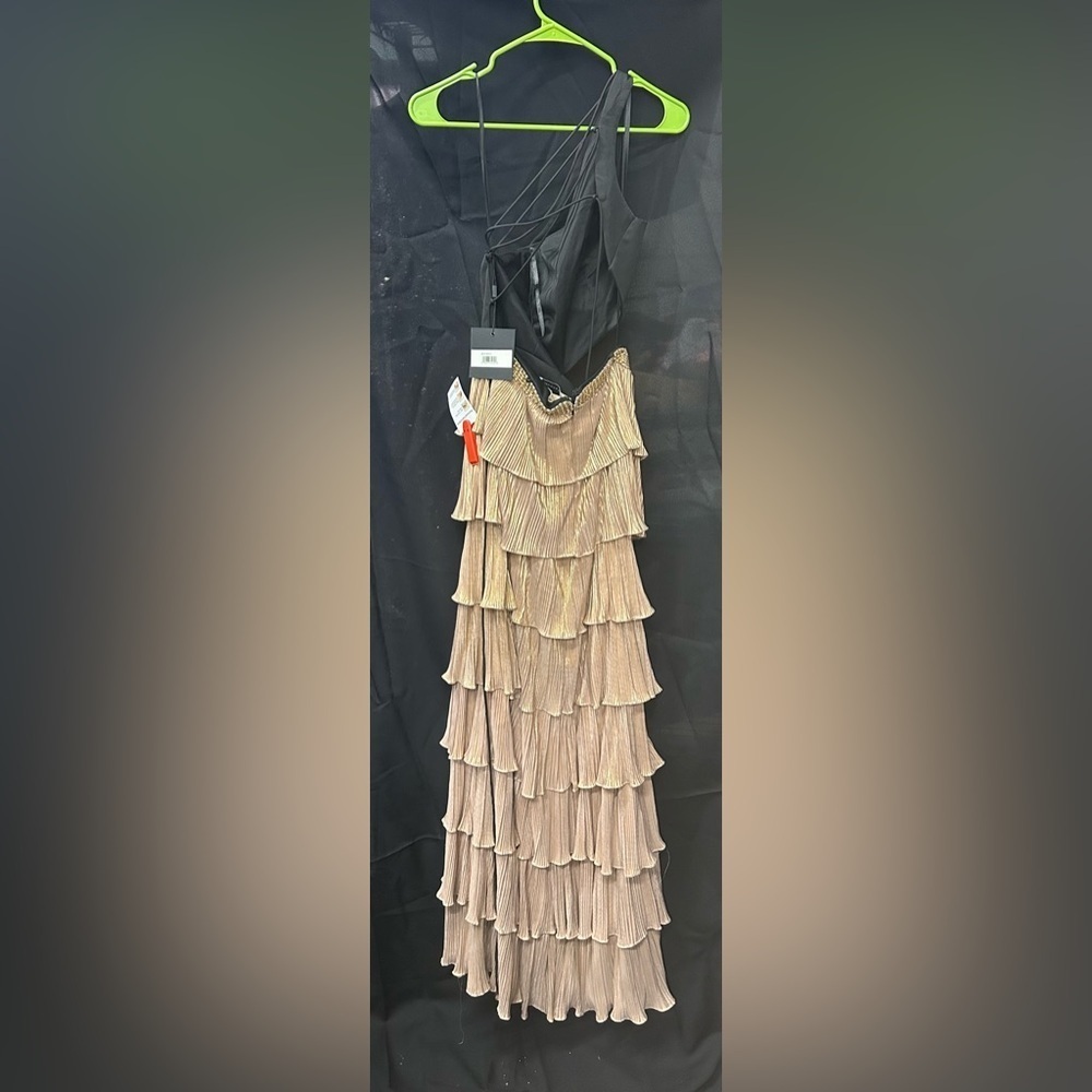 Mac Duggal 26742 NWT METALLIC ONE SHOULDER RUFFLE TIERED GOWN - Picture 5 of 10